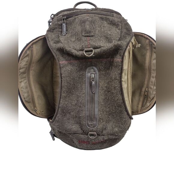 Burton backpack with aux jack - Picture 10 of 15